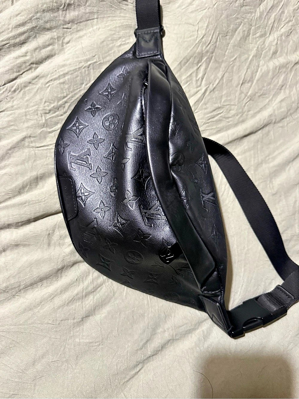 Louis Vuitton Discovery Bumbag Monogram Shadow Black Belt Bag